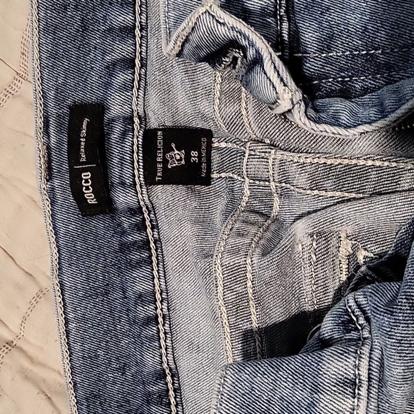 True Religion Light Blue Jeans with Black Label 38x34 - Picture 4 of 5